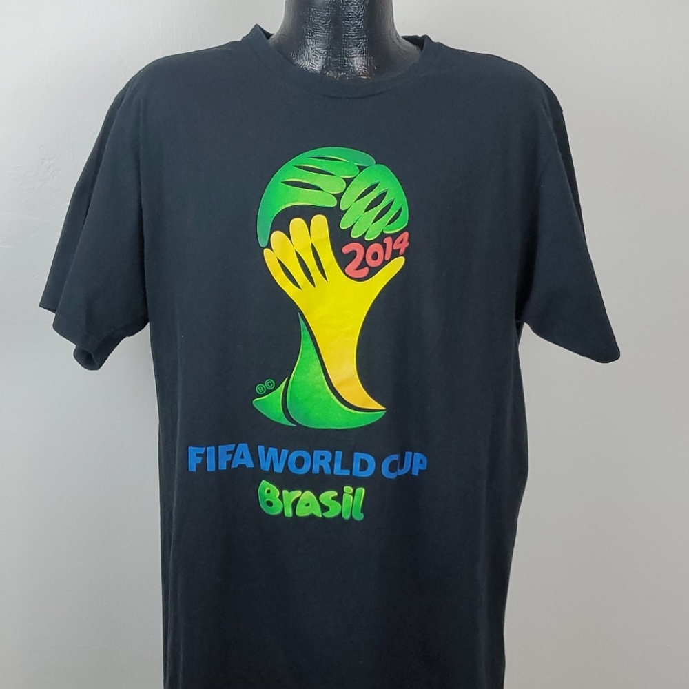 Adidas FIFA World Cup Brazil t-shirt men size XL